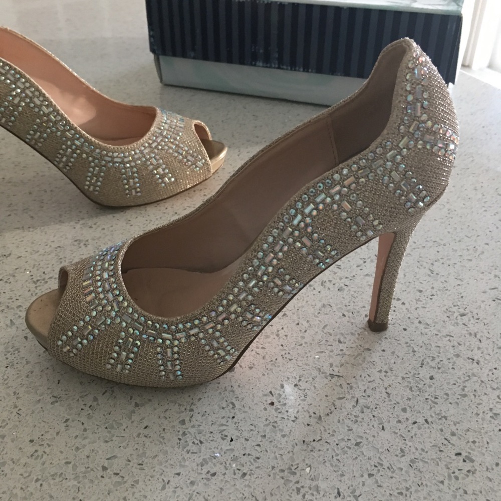 Shoes - Picture 3 of 5